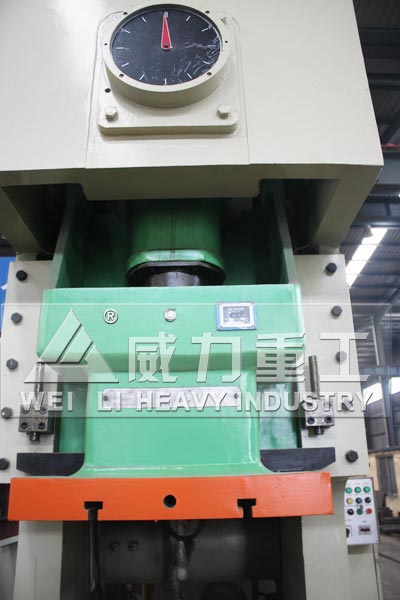 63噸氣動沖床細節展示